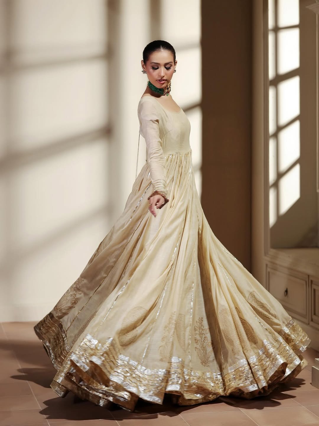 Royal Symphony Biscuit Pure Silk Shawl with 100 Kalidar Pishwas